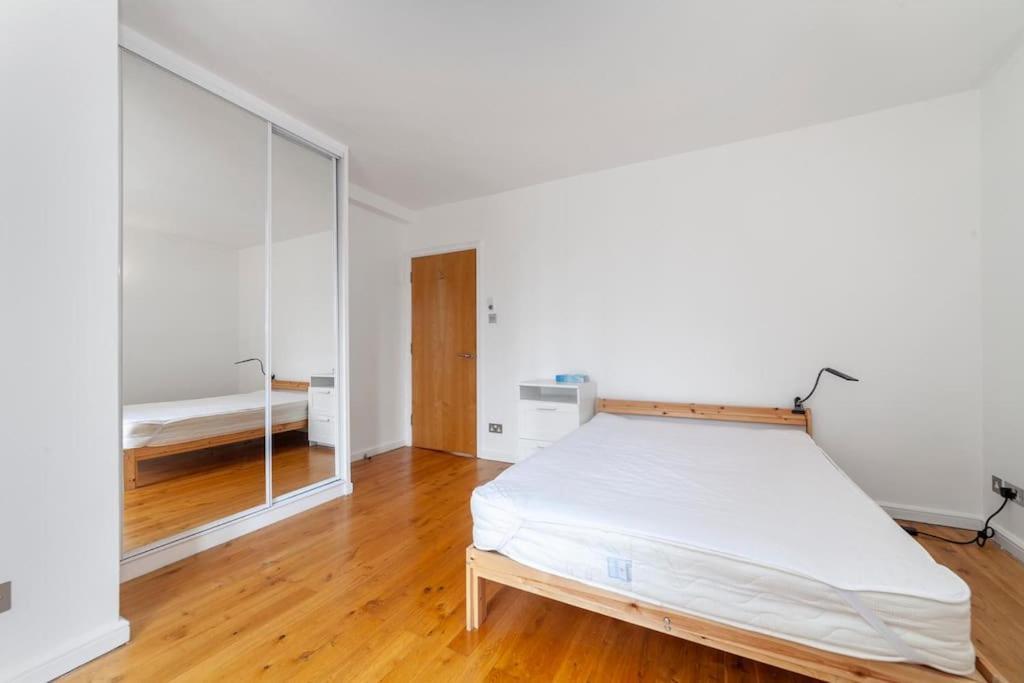 Top Floor Penthouse Flat With Amazing City View Londra