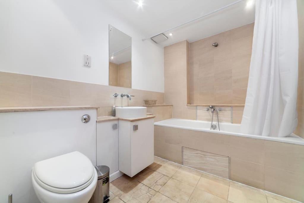 Top Floor Penthouse Flat With Amazing City View * Londra